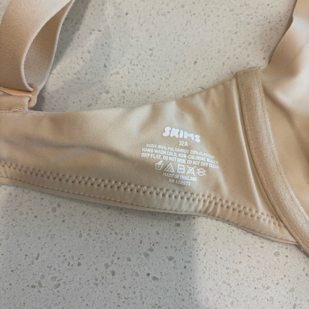 NWT SKIMS Fits Everybody High Apex Bra Sand 32A - Picture 7 of 7